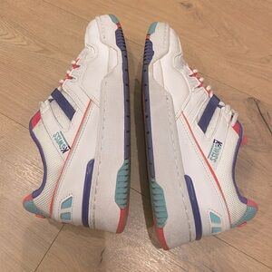 K Swiss Women’s size 7.5 retro dunks!